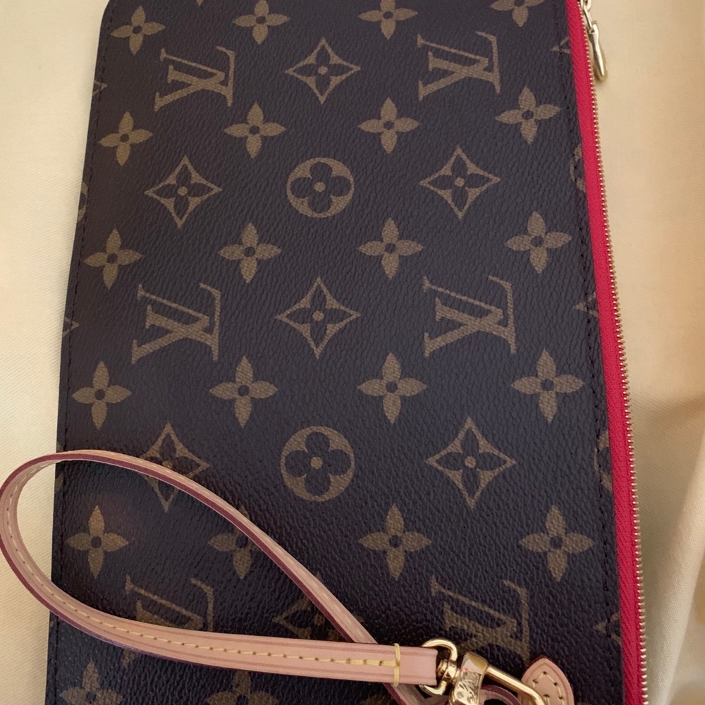 Louis Vuitton wristlet (Authentic!!)